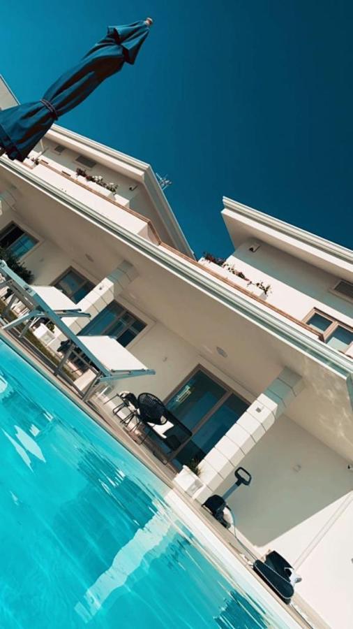 Luxury Blue&blanc Piscina A Sfioro Isola Villa *